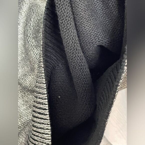 Forever 21 Men’s Silver Metallic Crewneck Sweater S - Picture 4 of 5